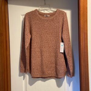 Women’s crewneck sweater.